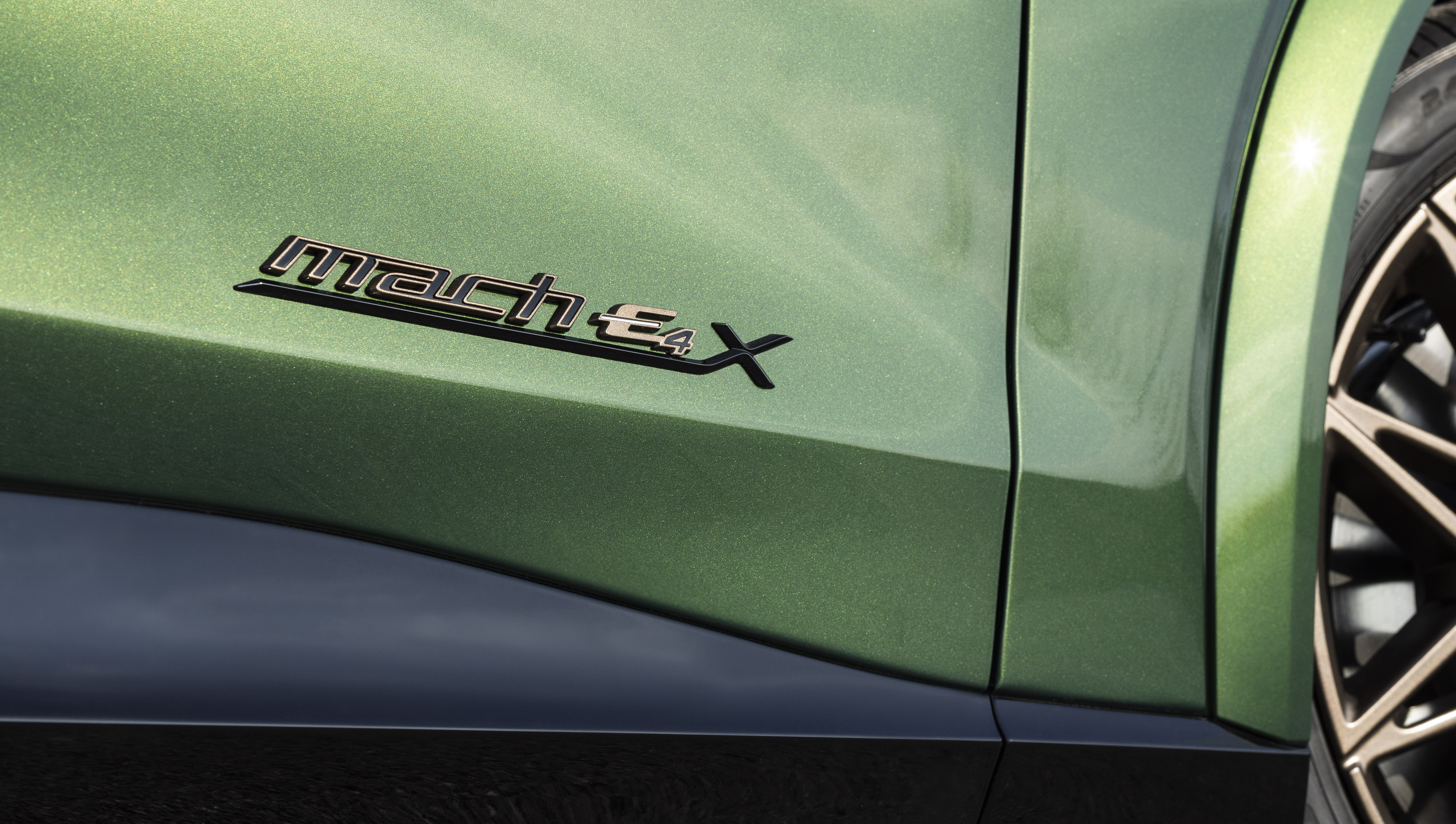 Preproduction model shown with optional equipment. Available Spring 2024.